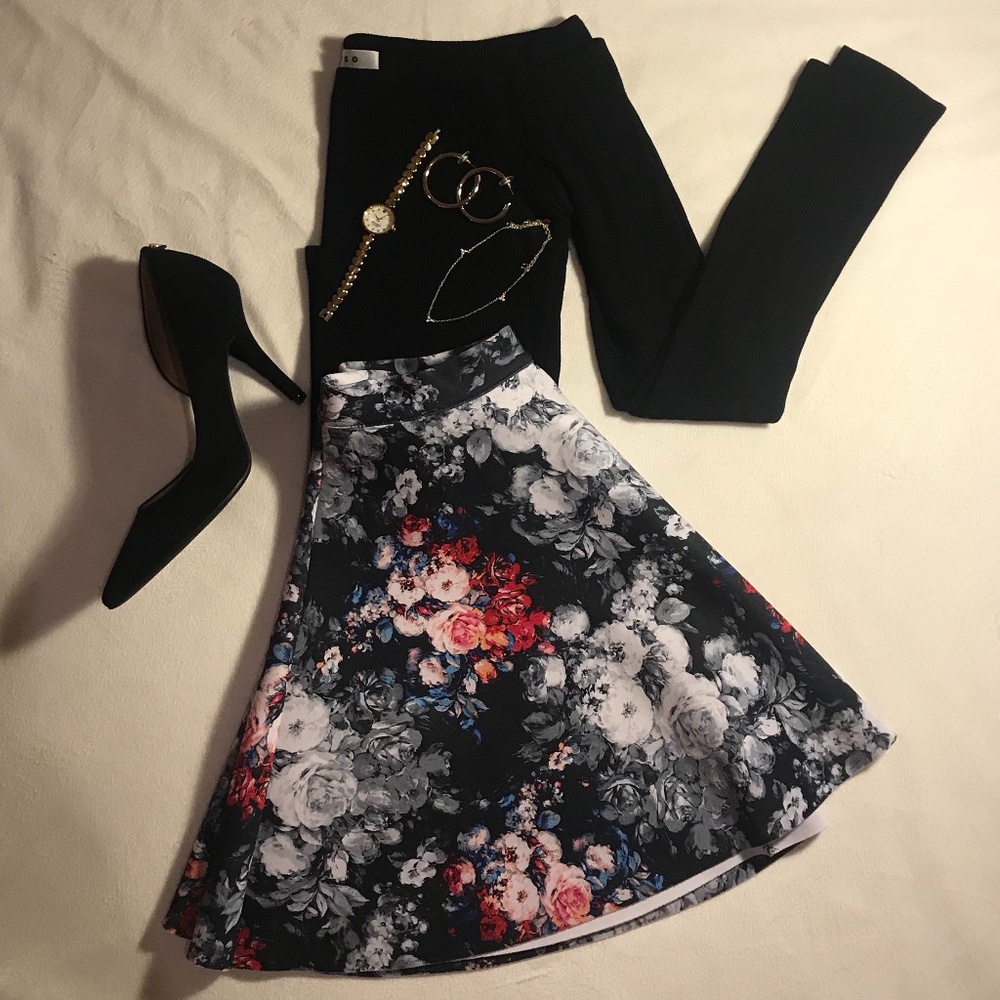 ABERCROMBIE & FITCH Floral Skater Skirt